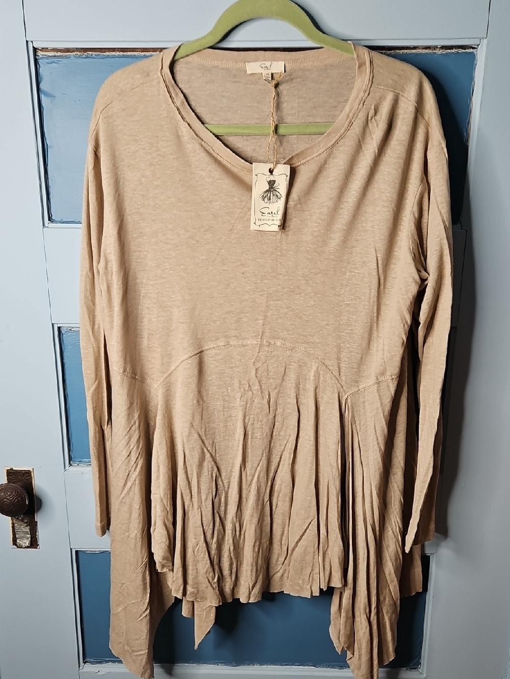 easel Lightweight Beige Long-Sleeve Swing Tunic Medium